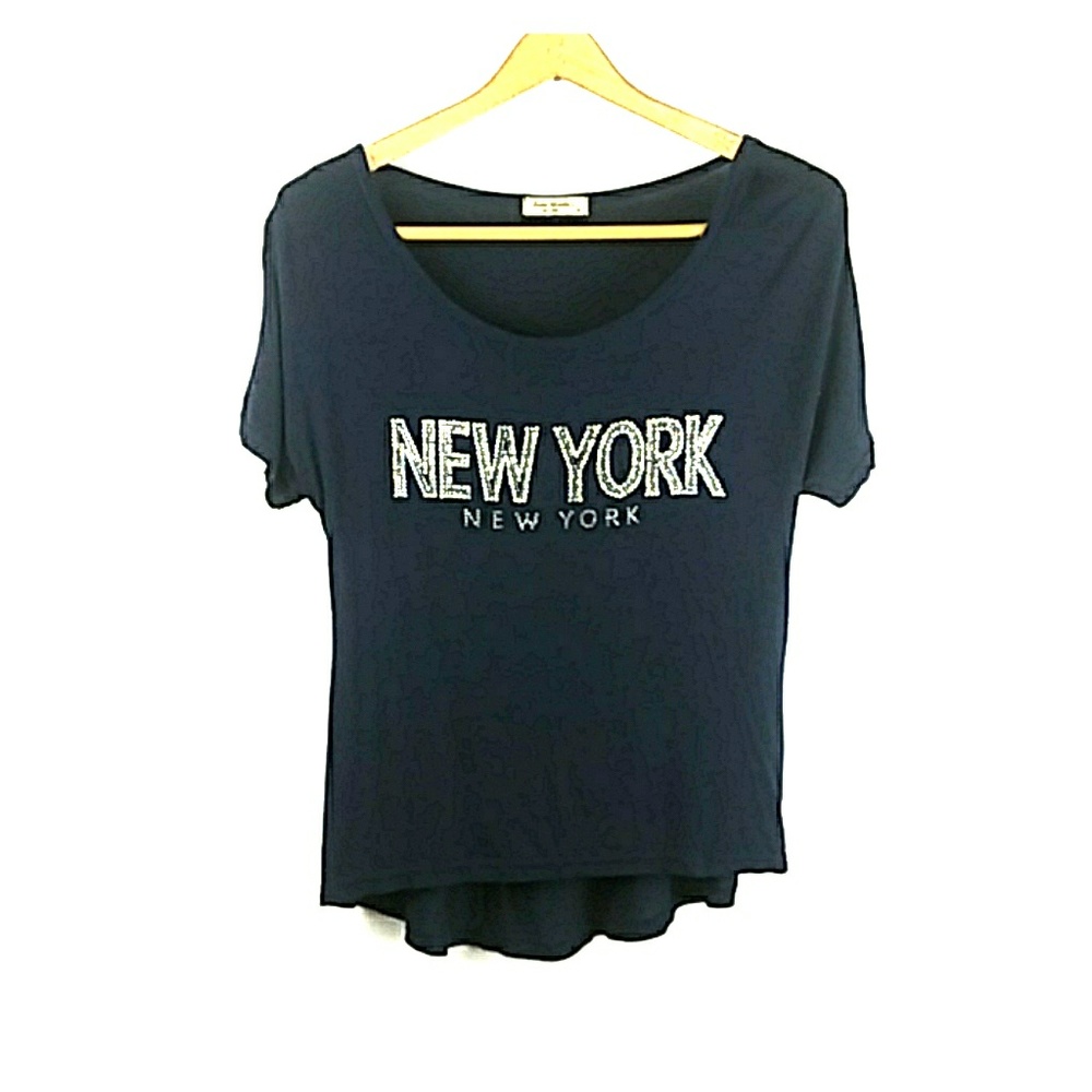 Medium Tops. NEW YORK Tee. Embellished.